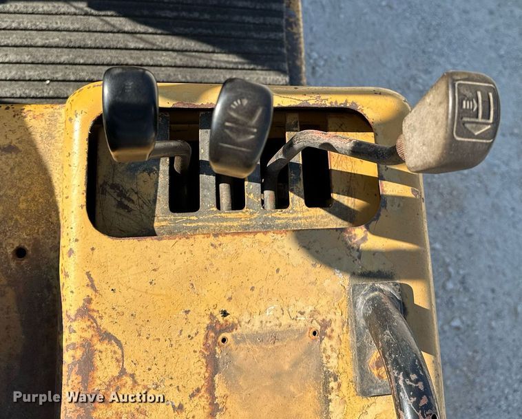 image for item OC9186 Caterpillar V50D  forklift