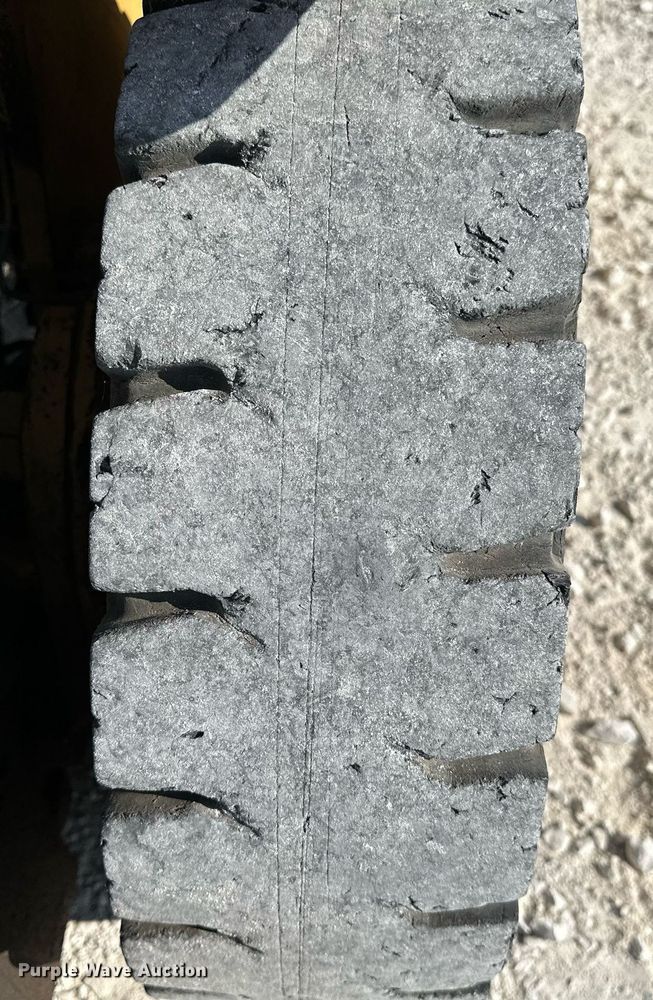 image for item OC9186 Caterpillar V50D  forklift