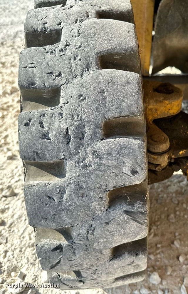 image for item OC9186 Caterpillar V50D  forklift