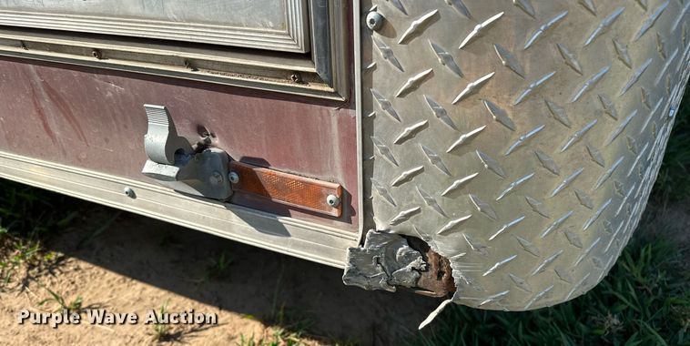 image for item OC9211 2003 Roadmaster Campmaster  camper