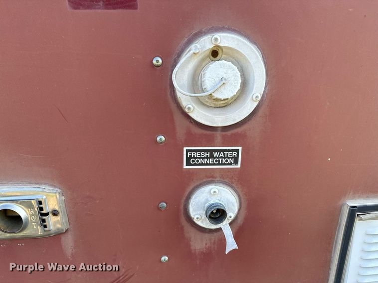 image for item OC9211 2003 Roadmaster Campmaster  camper