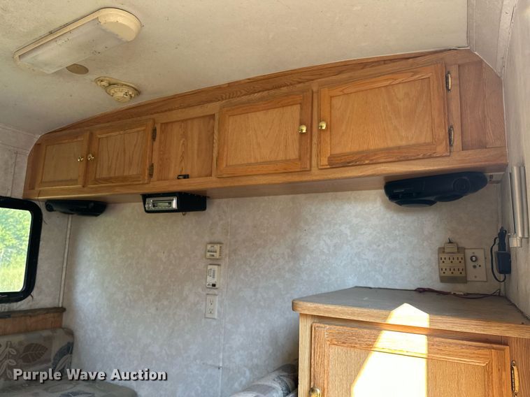 image for item OC9211 2003 Roadmaster Campmaster  camper