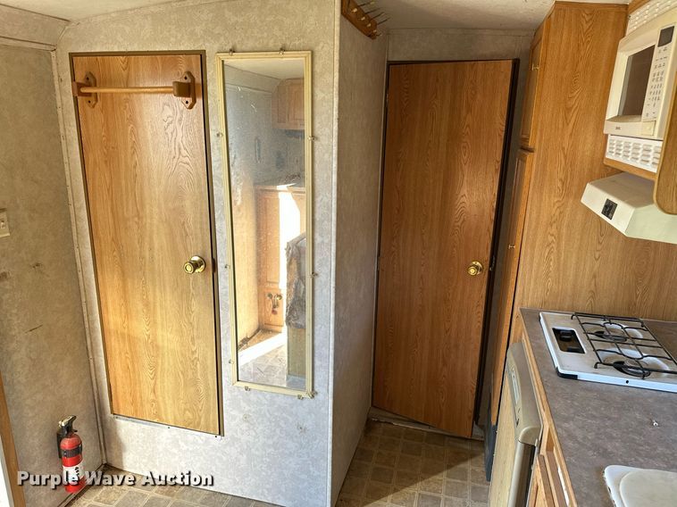 image for item OC9211 2003 Roadmaster Campmaster  camper