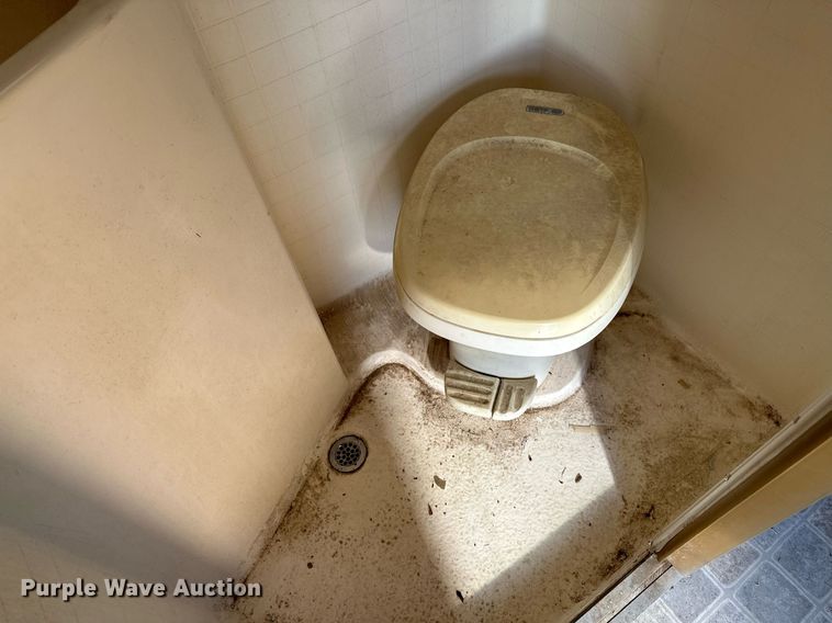 image for item OC9211 2003 Roadmaster Campmaster  camper