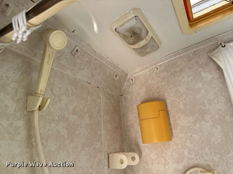 image for item OC9211 2003 Roadmaster Campmaster  camper