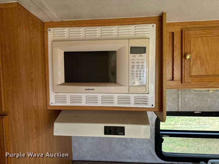 image for item OC9211 2003 Roadmaster Campmaster  camper