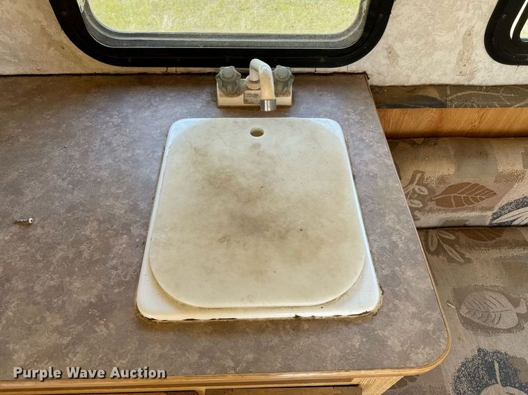 image for item OC9211 2003 Roadmaster Campmaster  camper