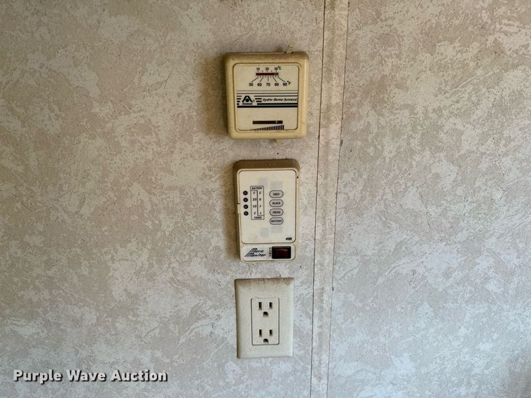 image for item OC9211 2003 Roadmaster Campmaster  camper