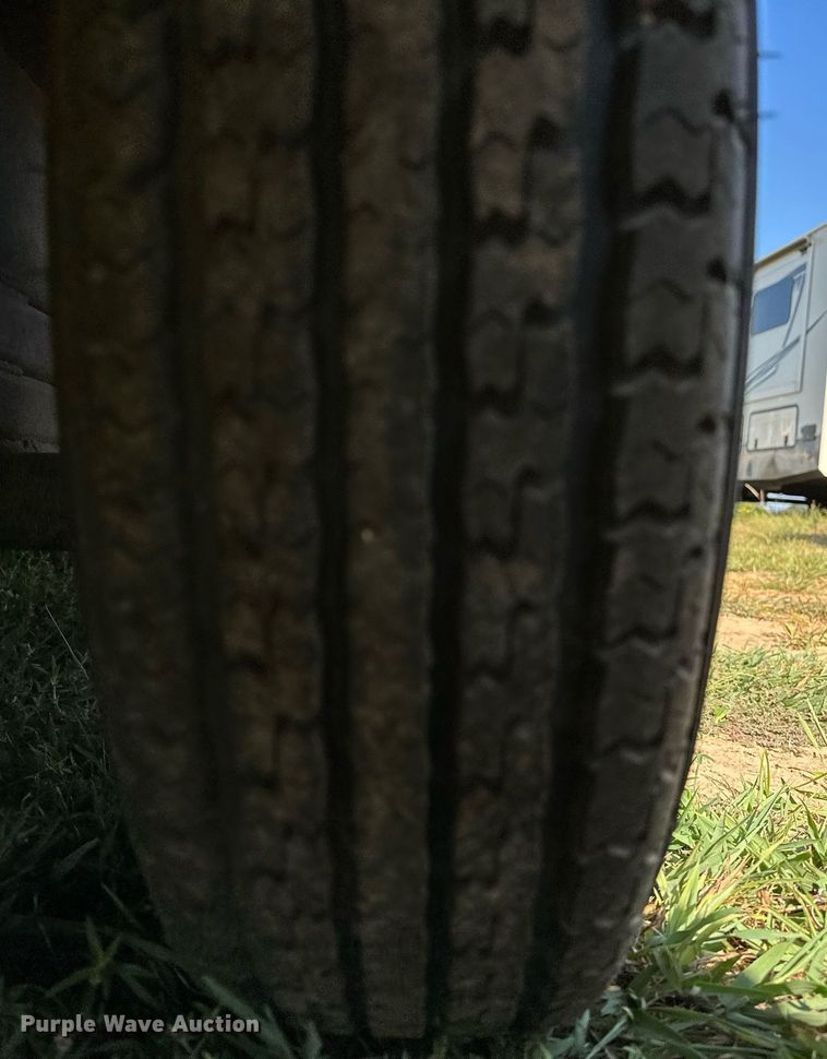 image for item OC9211 2003 Roadmaster Campmaster  camper