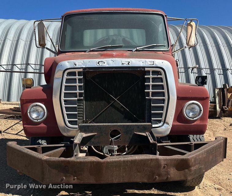 image for item OC9331 1976 Ford 8000  water truck