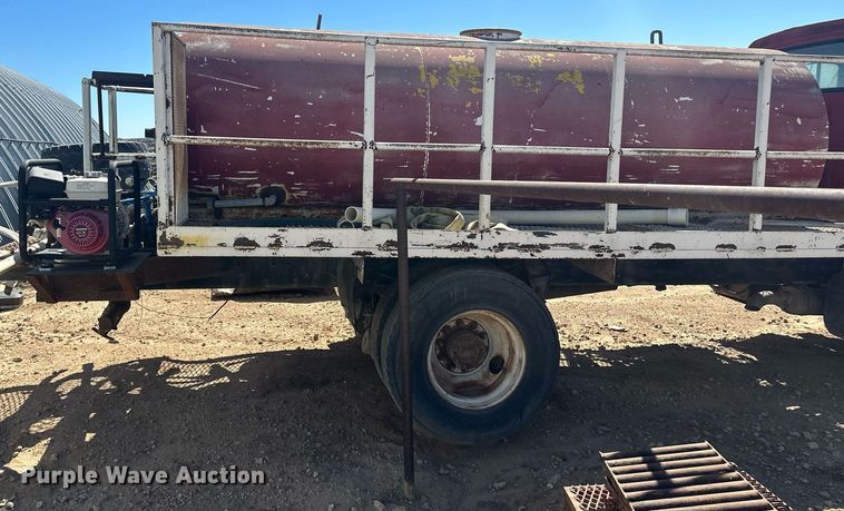 image for item OC9331 1976 Ford 8000  water truck