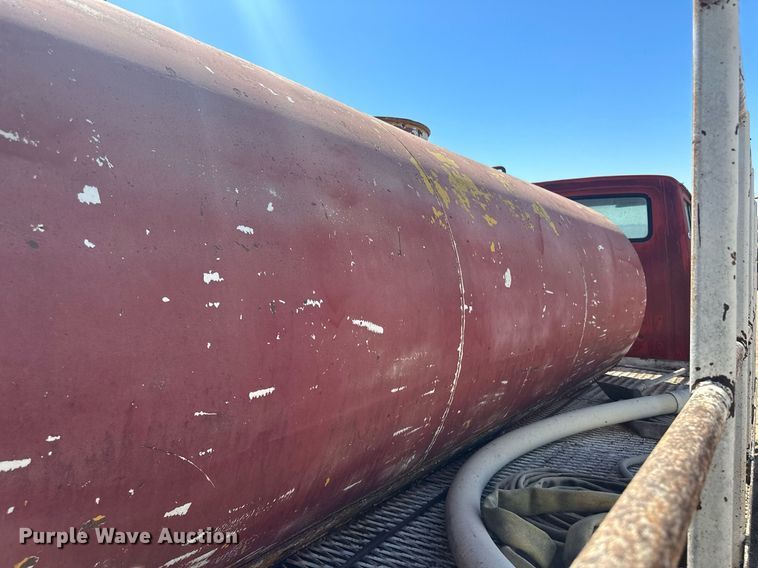 image for item OC9331 1976 Ford 8000  water truck