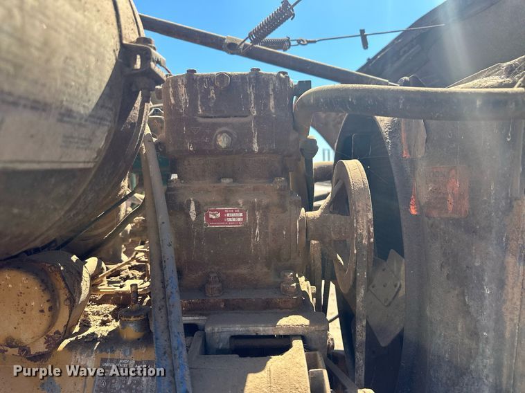 image for item OC9331 1976 Ford 8000  water truck