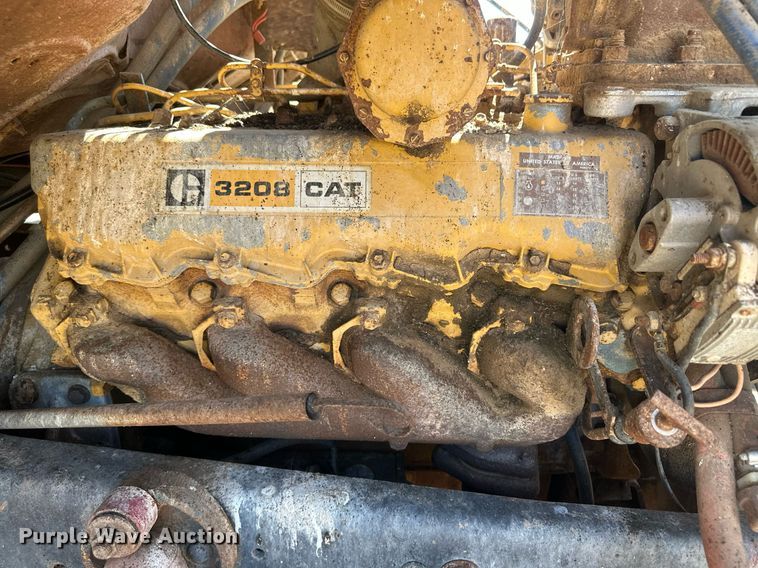 image for item OC9331 1976 Ford 8000  water truck