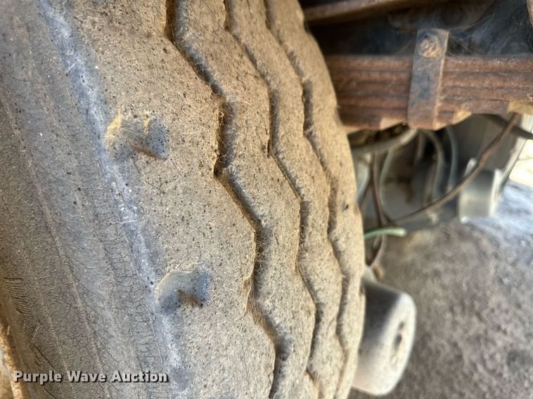 image for item OC9331 1976 Ford 8000  water truck