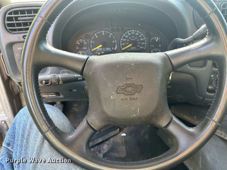 image for item OC9387 2001  Chevrolet S10  pickup truck