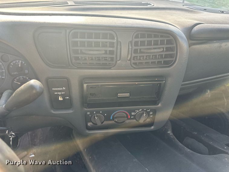 image for item OC9387 2001  Chevrolet S10  pickup truck