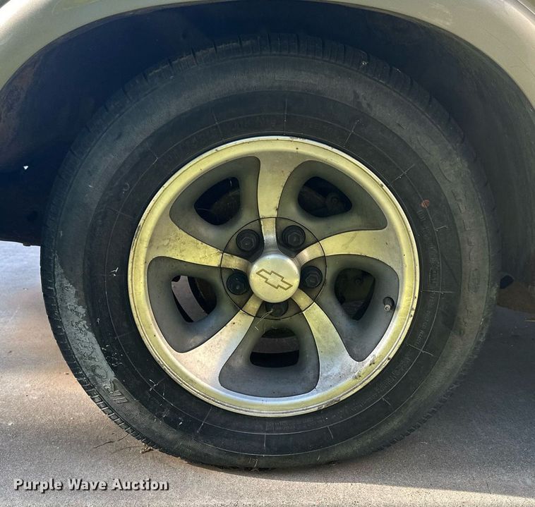 image for item OC9387 2001  Chevrolet S10  pickup truck