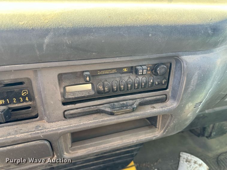 image for item OC9388 1999 Isuzu NPR  dump flatbed truck