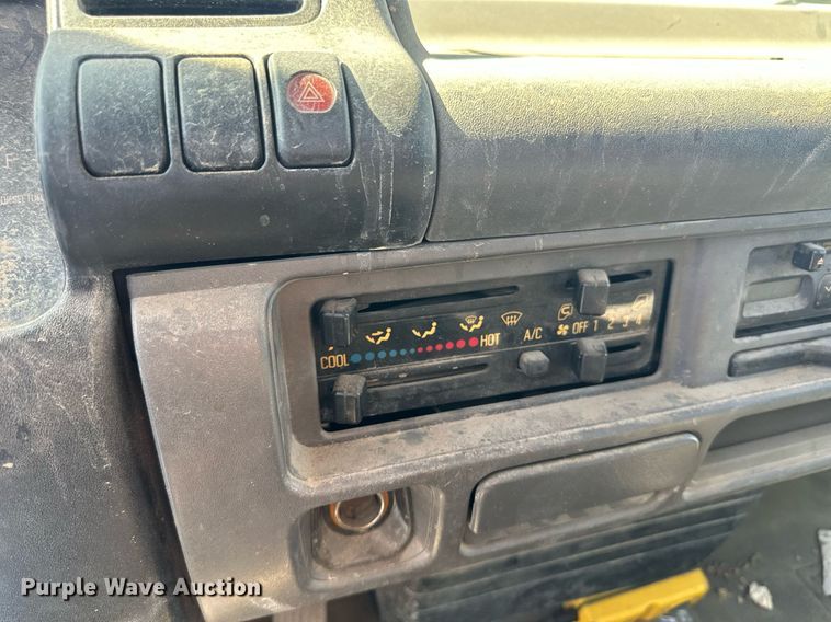 image for item OC9388 1999 Isuzu NPR  dump flatbed truck