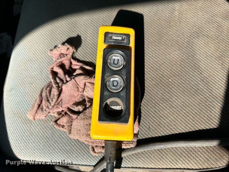 image for item OC9388 1999 Isuzu NPR  dump flatbed truck