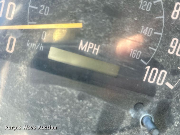 image for item OC9388 1999 Isuzu NPR  dump flatbed truck