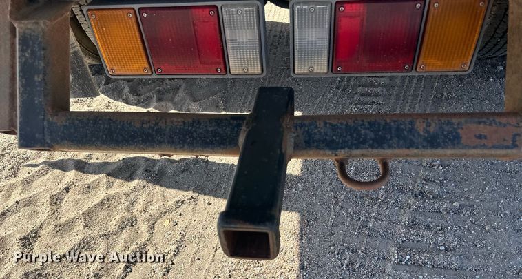 image for item OC9388 1999 Isuzu NPR  dump flatbed truck