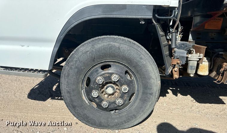 image for item OC9388 1999 Isuzu NPR  dump flatbed truck