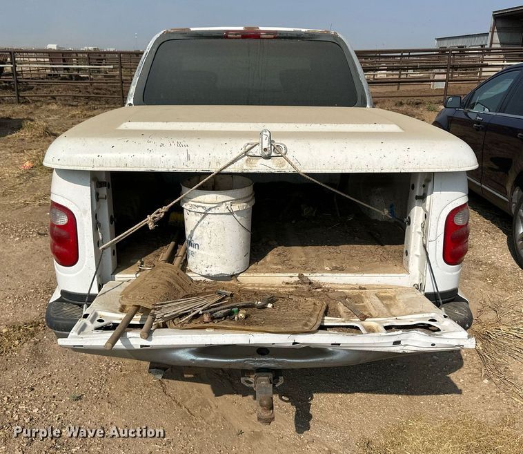 image for item OC9422 2001 Ford F150  SuperCrew pickup truck