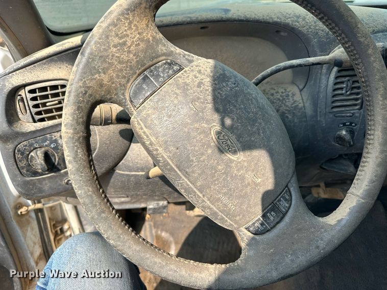 image for item OC9422 2001 Ford F150  SuperCrew pickup truck