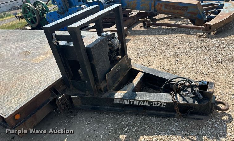 image for item OC9434 2002 Trail-Eze  tilt deck equipment trailer