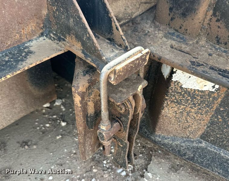 image for item OC9434 2002 Trail-Eze  tilt deck equipment trailer