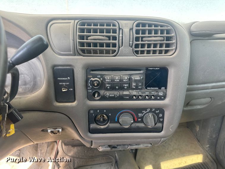 image for item OC9436 1998 GMC Sonoma  pickup truck