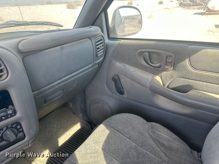 image for item OC9436 1998 GMC Sonoma  pickup truck