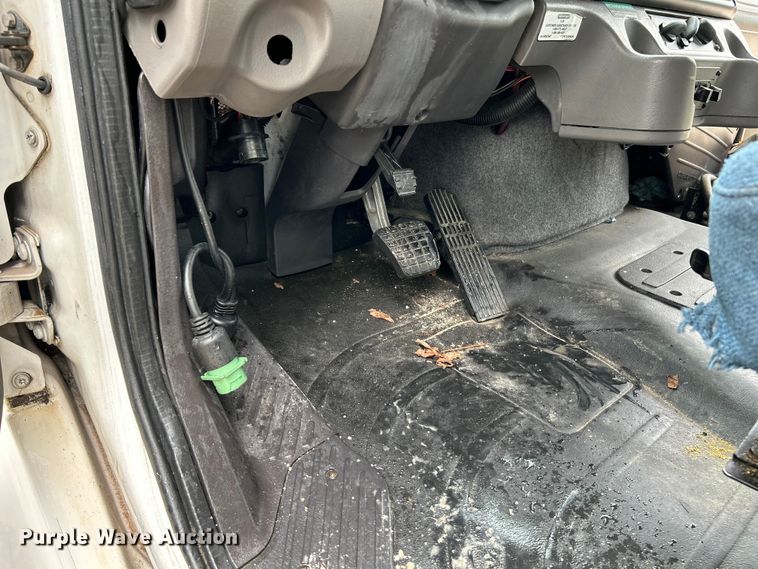 image for item OK9786 2012 Freightliner S2C  shuttle bus