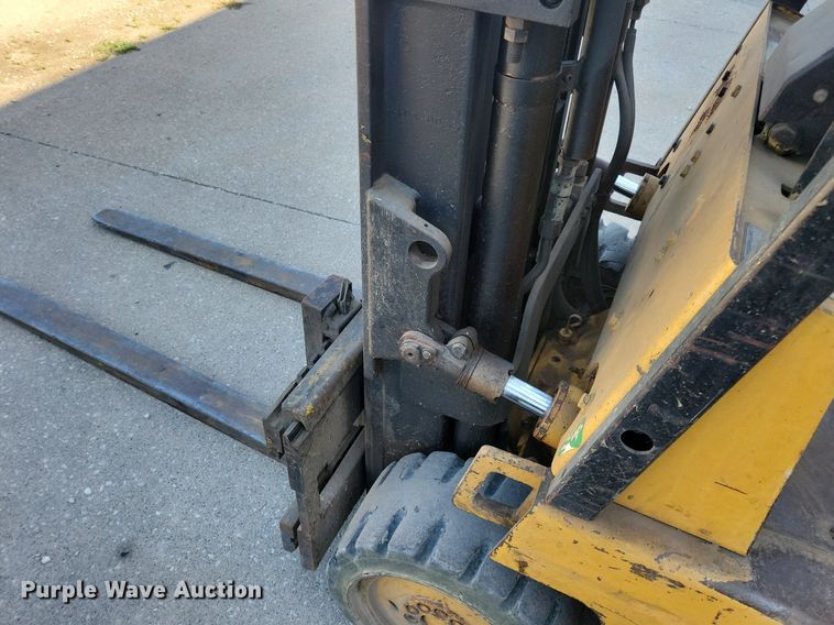 image for item DA7233 Caterpillar T50D forklift