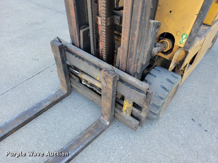 image for item DA7233 Caterpillar T50D forklift