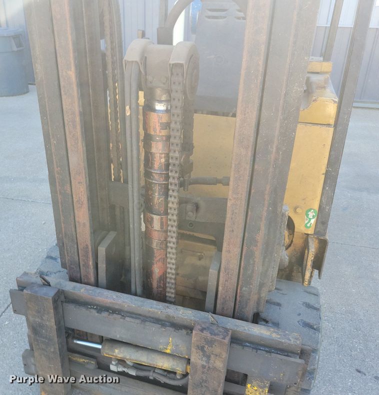 image for item DA7233 Caterpillar T50D forklift