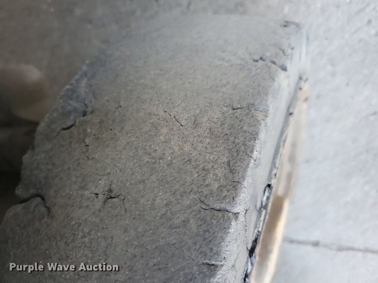 image for item DA7233 Caterpillar T50D forklift