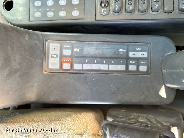 image for item DI7990 2011 Caterpillar 320DL  excavator