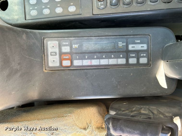 image for item DI7990 2011 Caterpillar 320DL  excavator