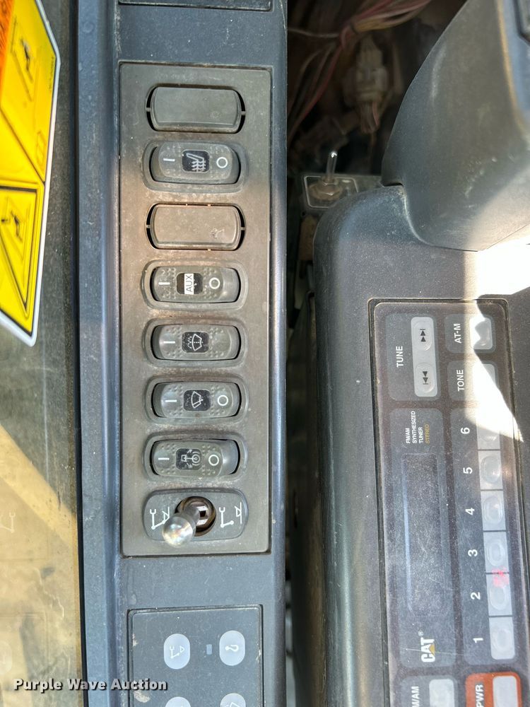 image for item DI7990 2011 Caterpillar 320DL  excavator