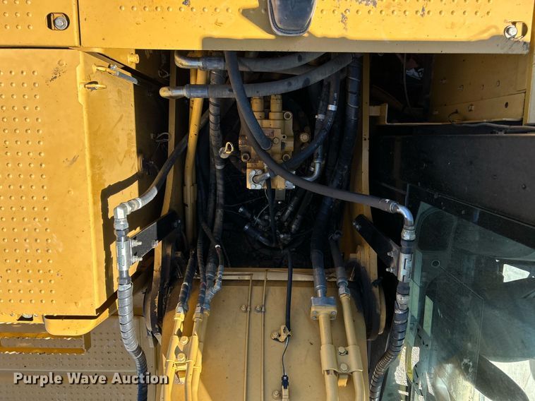 image for item DI7990 2011 Caterpillar 320DL  excavator