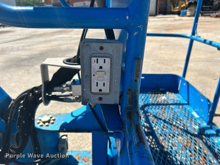 image for item DJ6249 2013 Genie S-65  boom lift