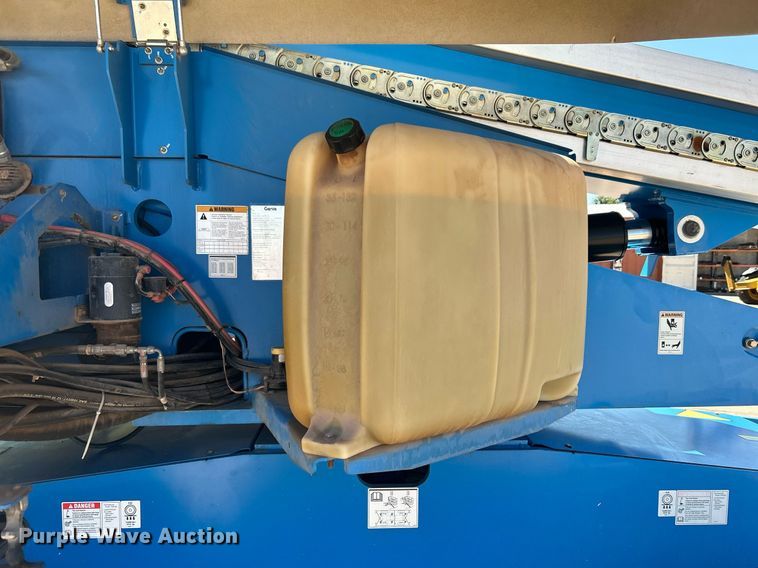 image for item DJ6249 2013 Genie S-65  boom lift