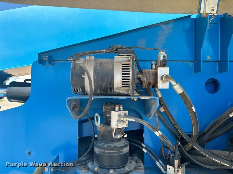 image for item DJ6249 2013 Genie S-65  boom lift