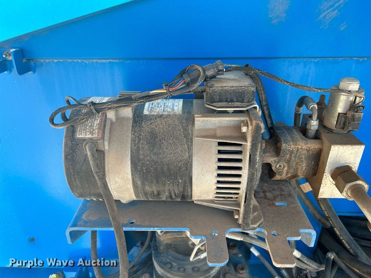 image for item DJ6249 2013 Genie S-65  boom lift