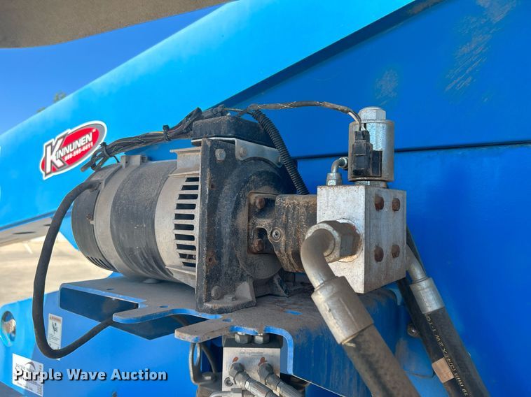 image for item DJ6249 2013 Genie S-65  boom lift