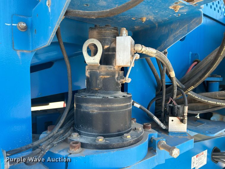 image for item DJ6249 2013 Genie S-65  boom lift