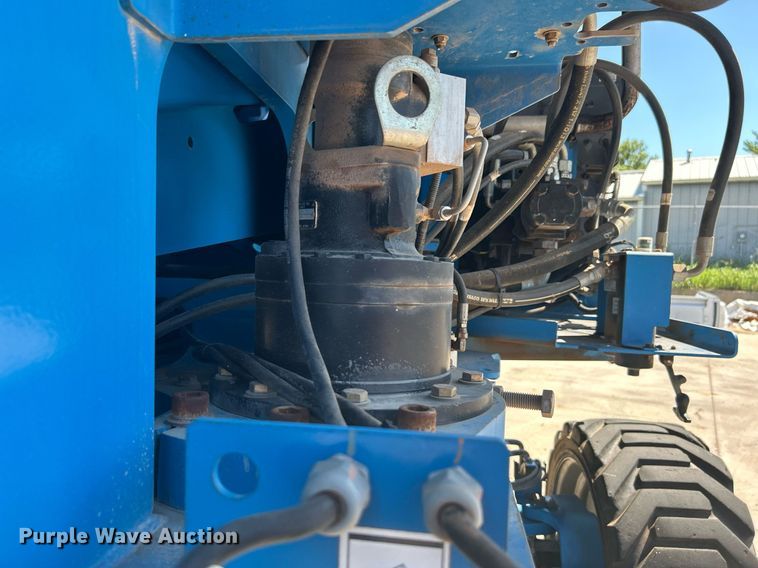image for item DJ6249 2013 Genie S-65  boom lift
